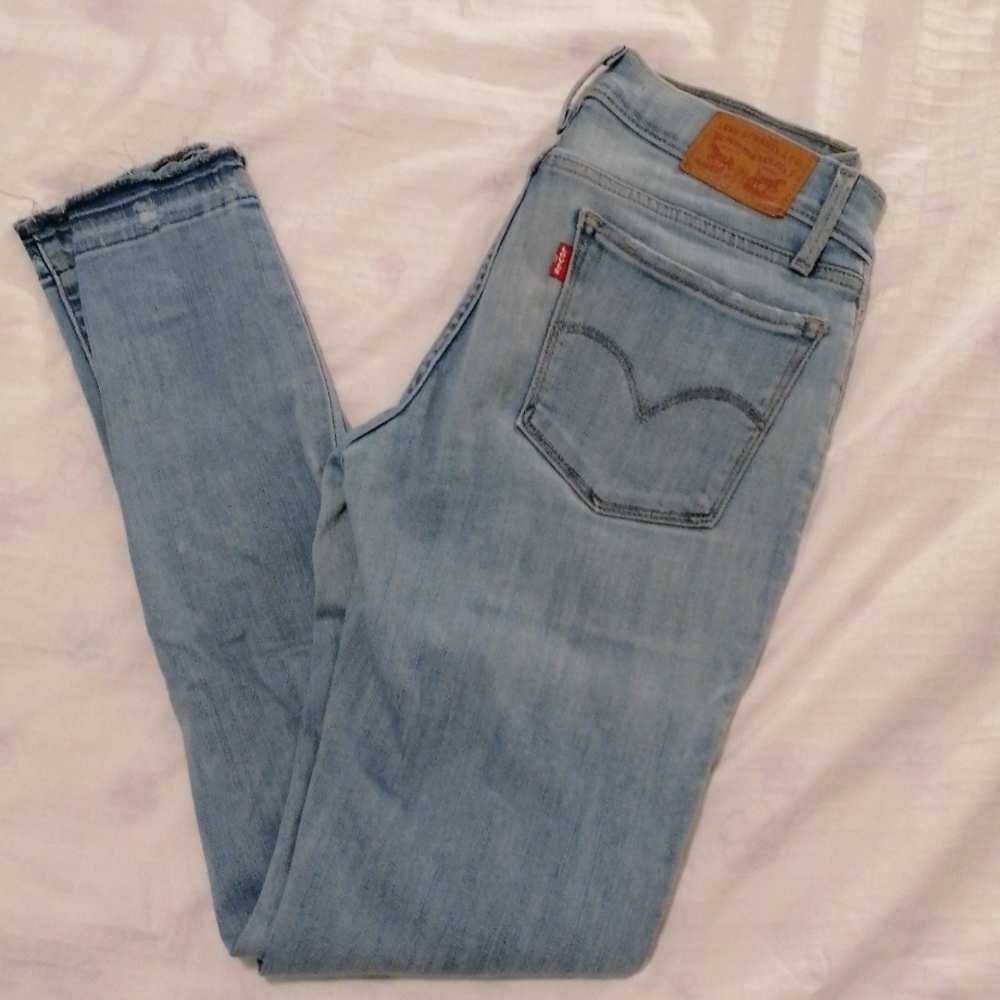 ⚡️SOLD⚡️ Levi's 710 Distressed Ripped Jeans
